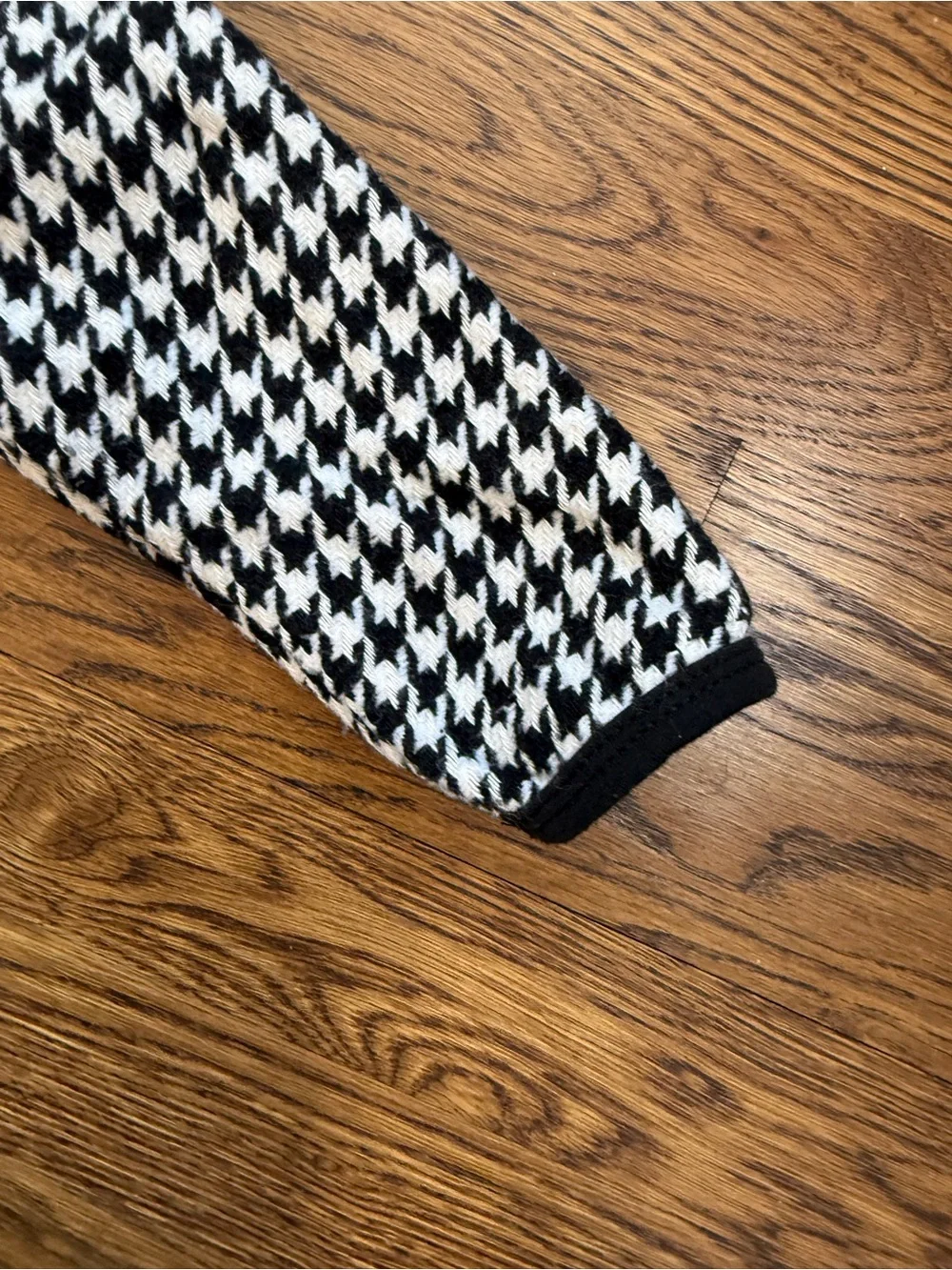 Girls Black & White Houndstooth Jacket and Skirt Set Size 3T- 4T